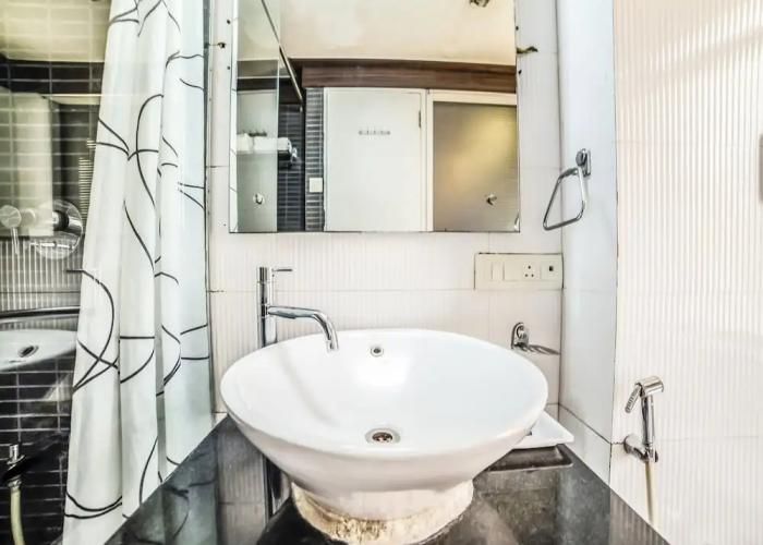 FabHotel Lakme Executive FC Road