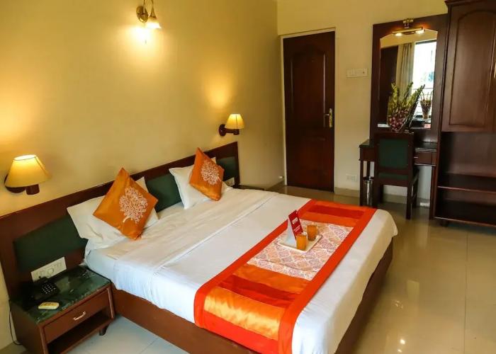 Lotus Hotel