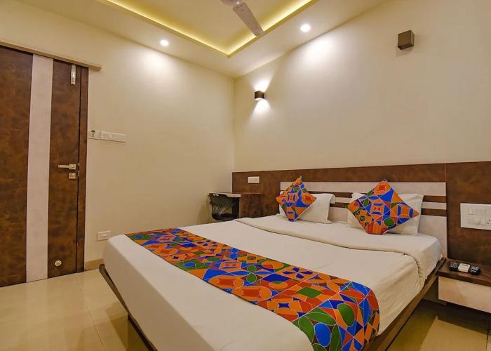 Fabhotel Royce Studio Apartments