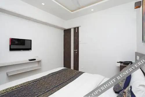 Fabhotel Royce Studio Apartments