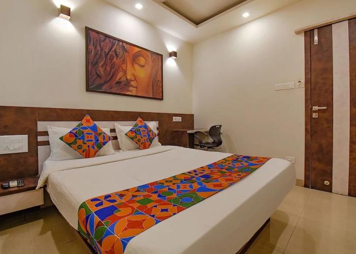 Fabhotel Royce Studio Apartments