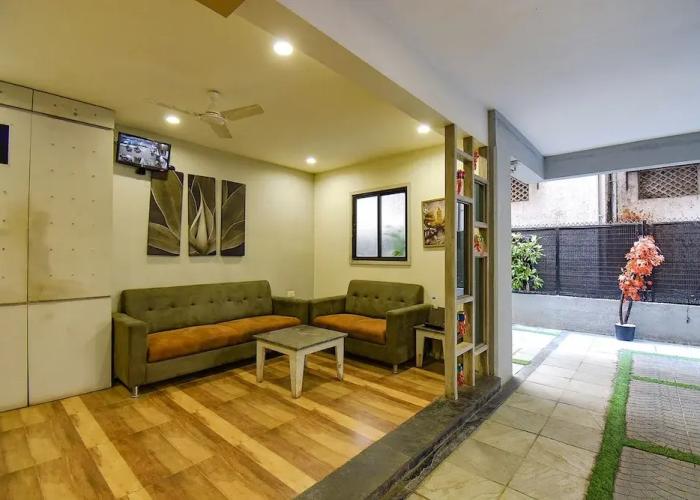 Fabhotel Royce Studio Apartments