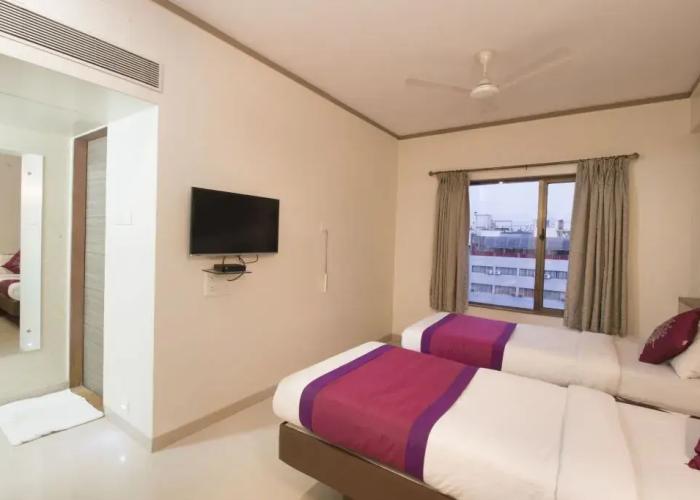 Collection O 76358 Kapil Residency Parage Chowk