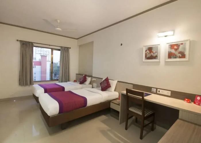Collection O 76358 Kapil Residency Parage Chowk