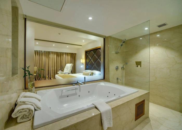 Ramee Grand Hotel and Spa, Pune