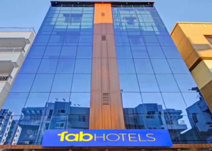 Fabhotel Royal Inn Ns