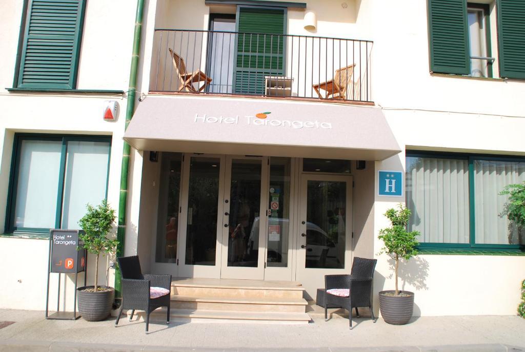 Tarongeta - Adults Only