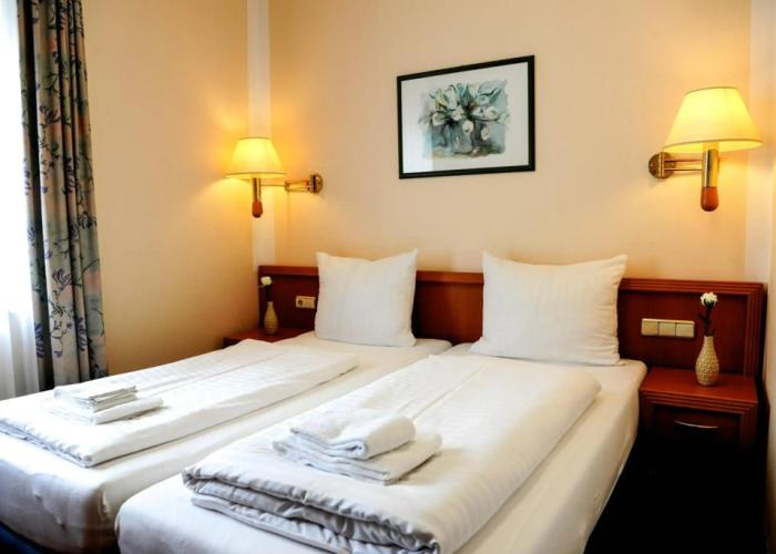 Hotel Opal