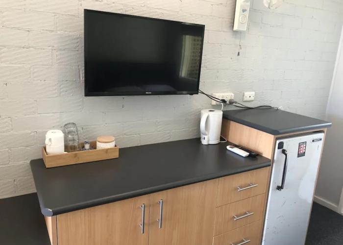 Bateau Bay Hotel