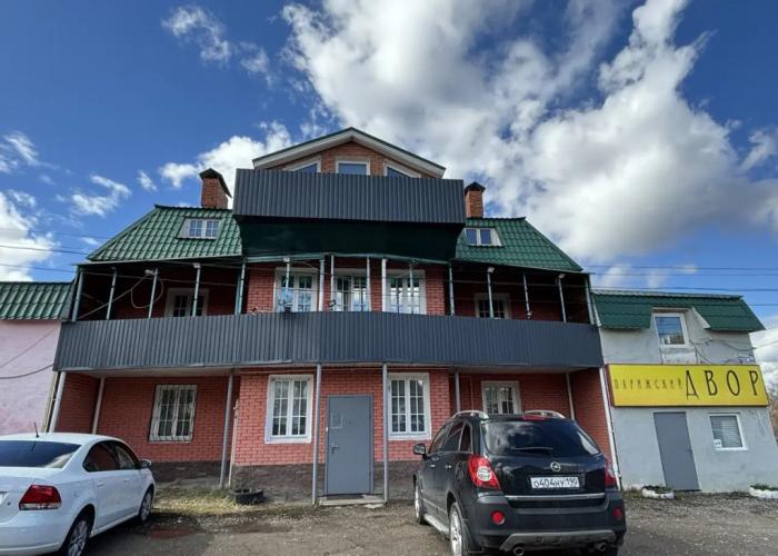Parizhsky Dvor Guest House