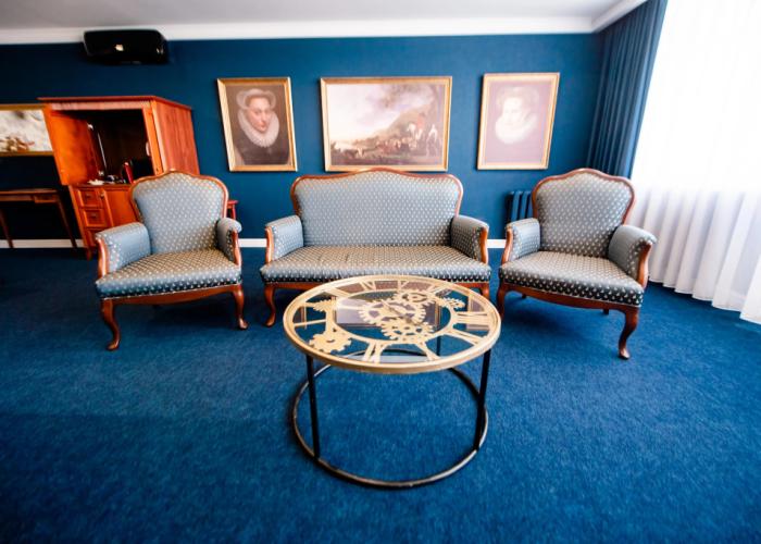 Dis President Hotel