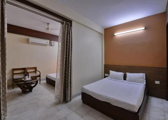 Hotel Dolphin