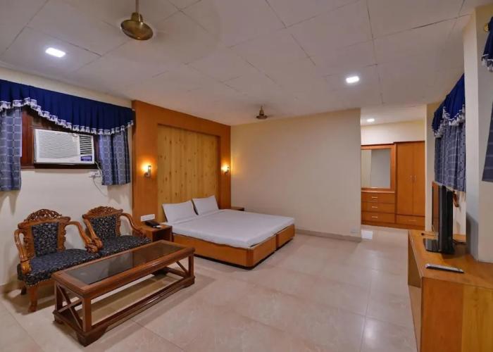 Hotel Dolphin