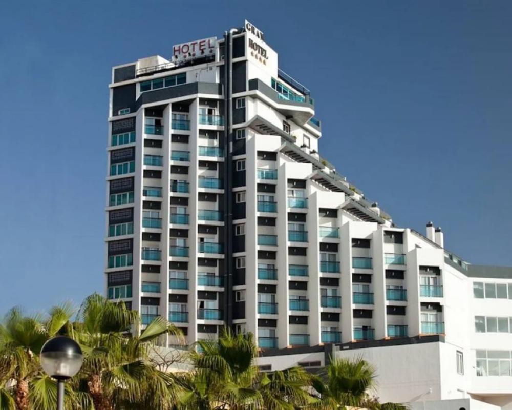 Hotel La Familia Gallo Rojo