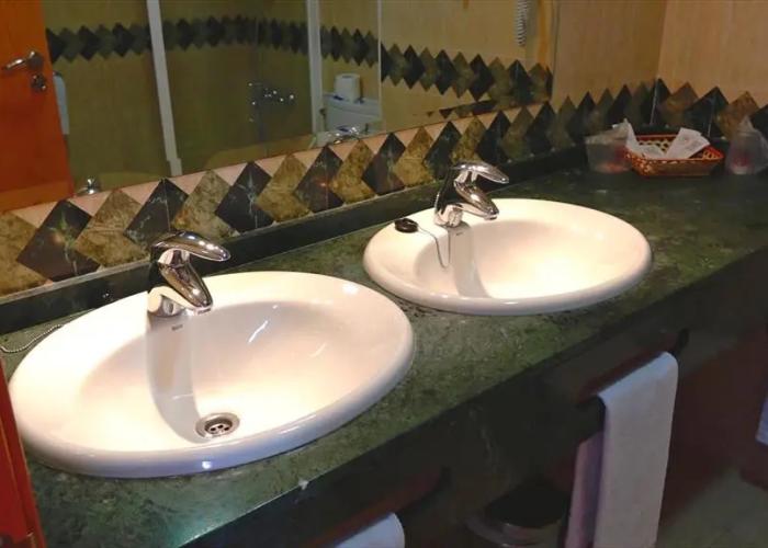 Hotel La Familia Gallo Rojo