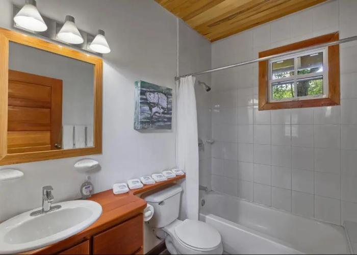 Weezie's Ocean Front Hotel and Garden Cottages