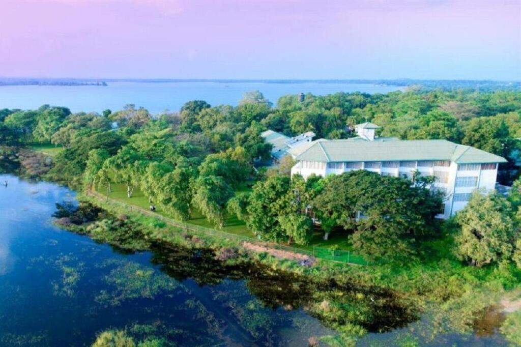 Hotel Sudu Araliya Hotel