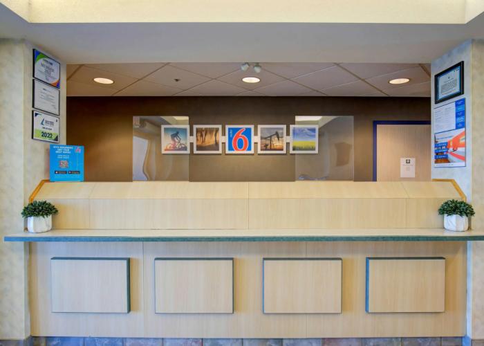 Motel 6 Grande Prairie, AB