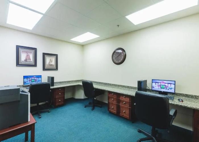 Redwood Inn & Suites - Grande Prairie