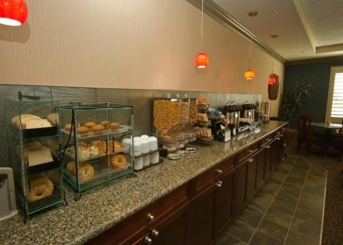 Redwood Inn & Suites - Grande Prairie