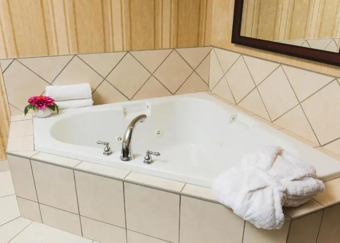Redwood Inn & Suites - Grande Prairie