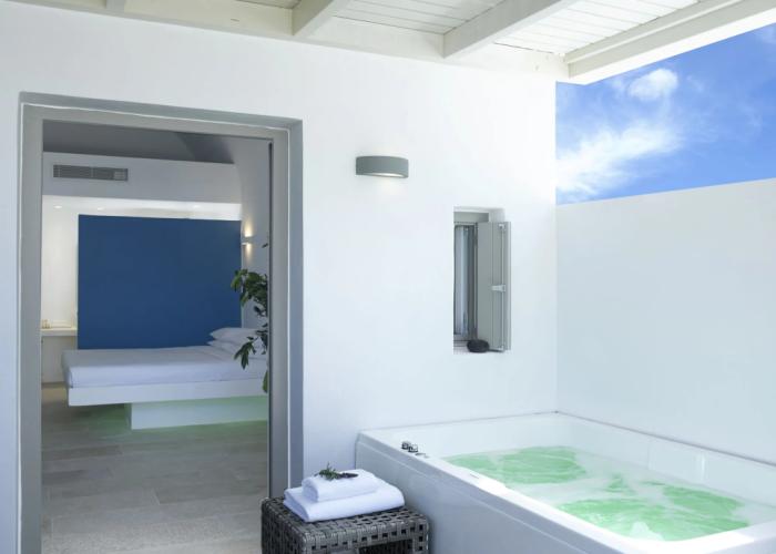 Aurora Luxury Suites