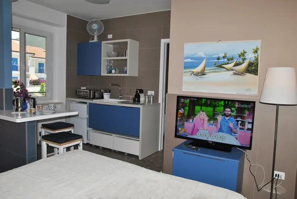 фото La Bouganville Studio 200 m From the sea