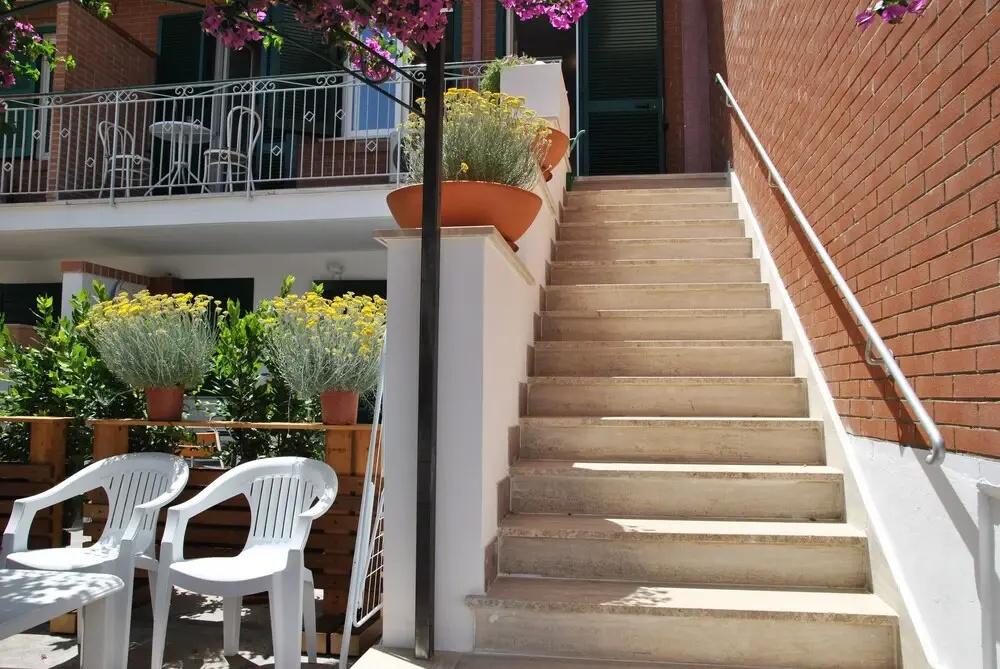 фото La Bouganville Studio 200 m From the sea
