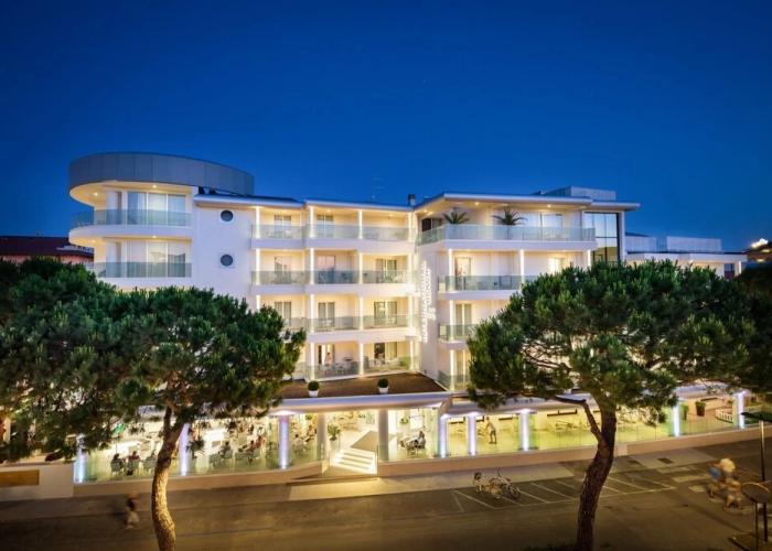 International Beach Hotel