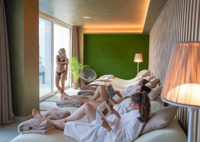 International Beach Hotel