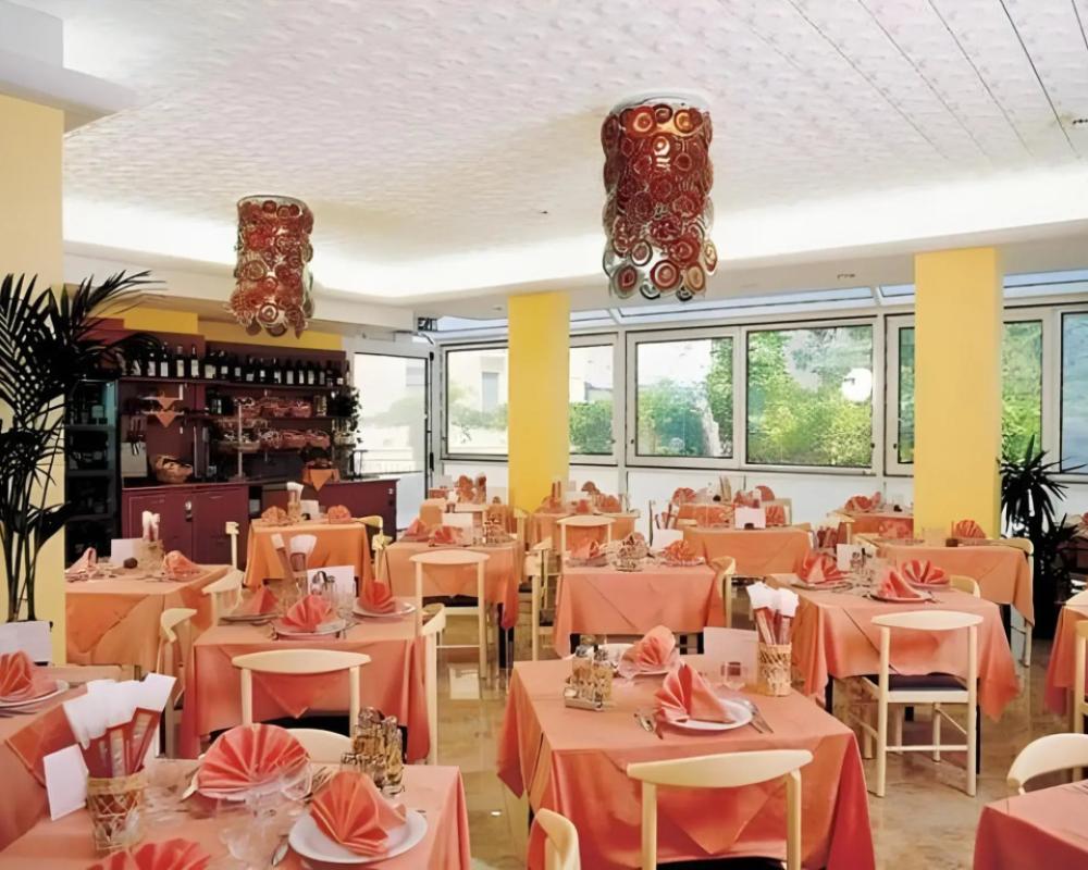 фото Hotel Universal
