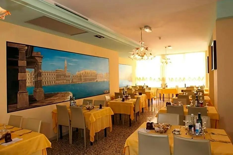 фото Hotel Vienna