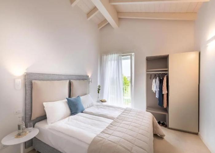 Pareus Beach Resort