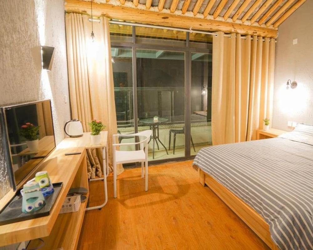 фото Monster B&B