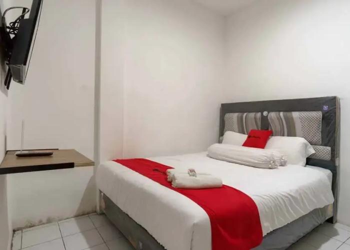 RedDoorz near Alun Alun Kota Serang