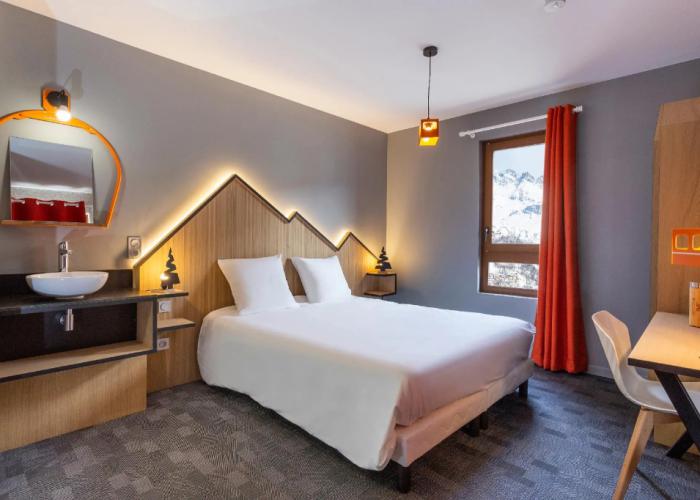 Hotel Base Camp Lodge