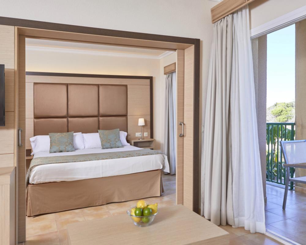 фото Zafiro Cala Mesquida Hotel