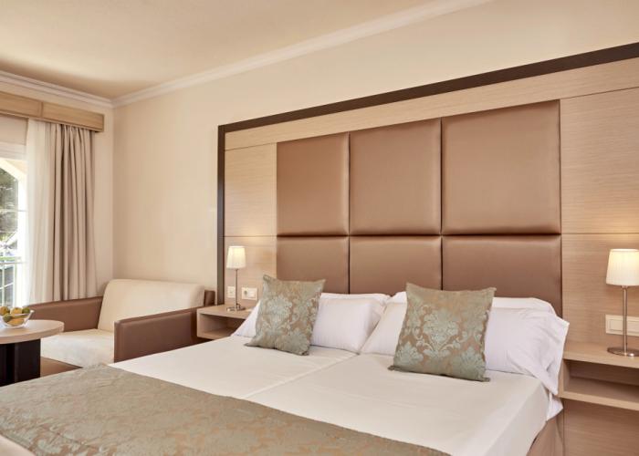 Zafiro Cala Mesquida Hotel