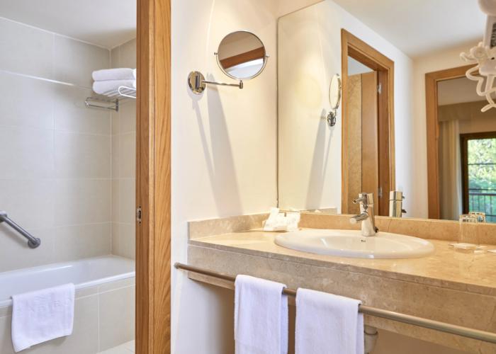 Zafiro Cala Mesquida Hotel