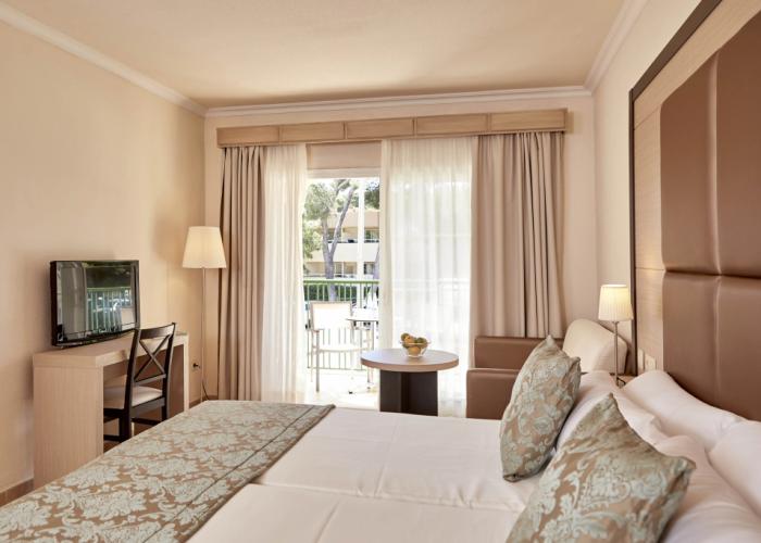 Zafiro Cala Mesquida Hotel
