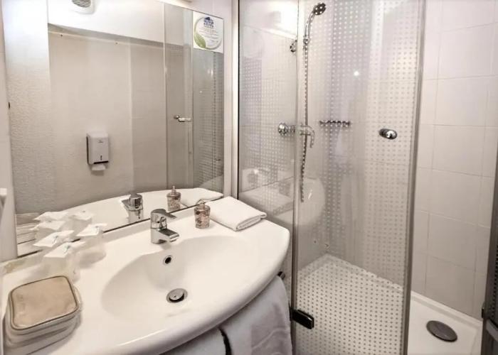 Brit Hotel Essentiel Millau