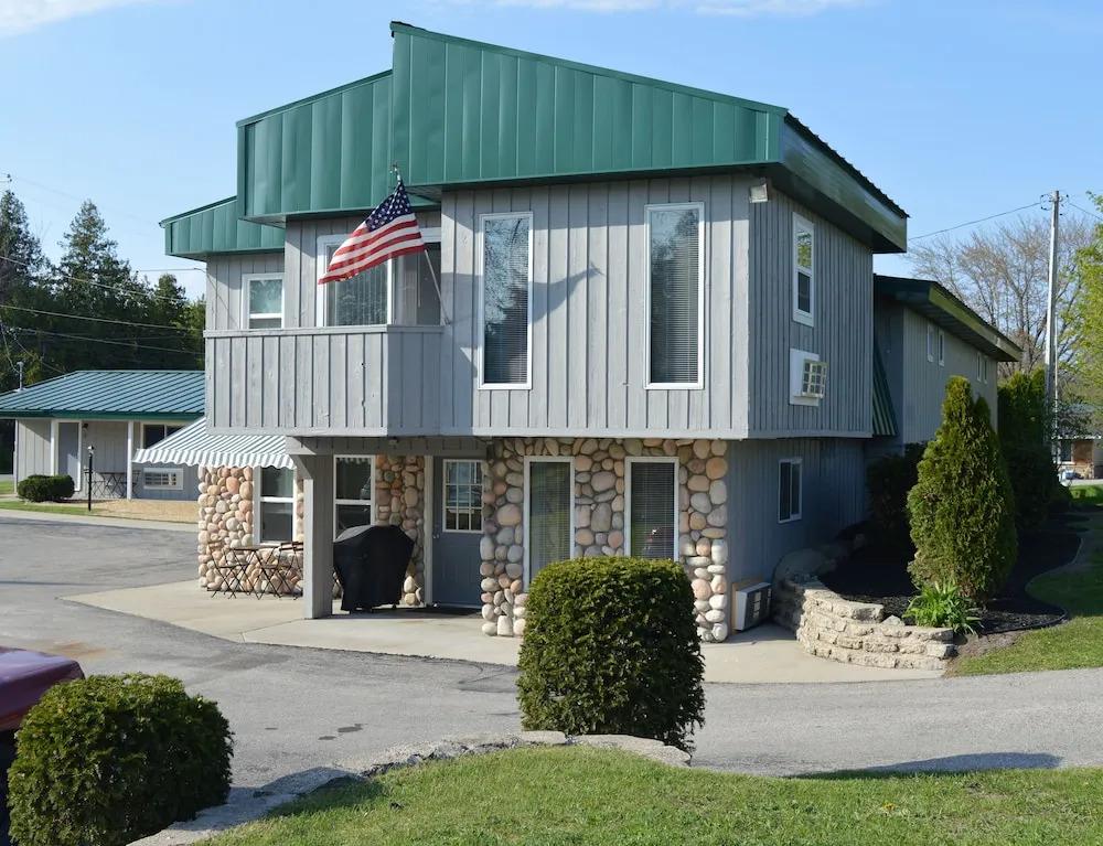 Coastal Suites Resort