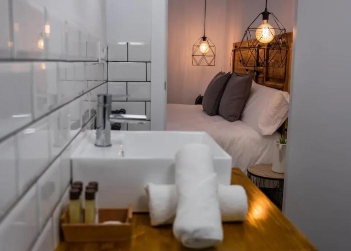 Gómez Rooms