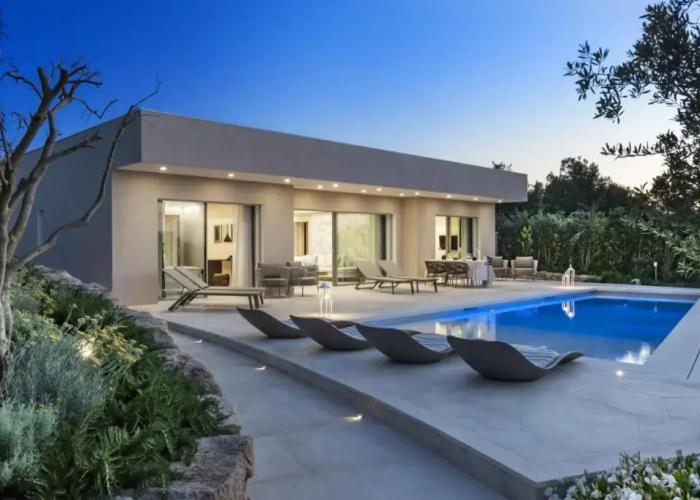 Li Finistreddi Exclusive Country Retreat