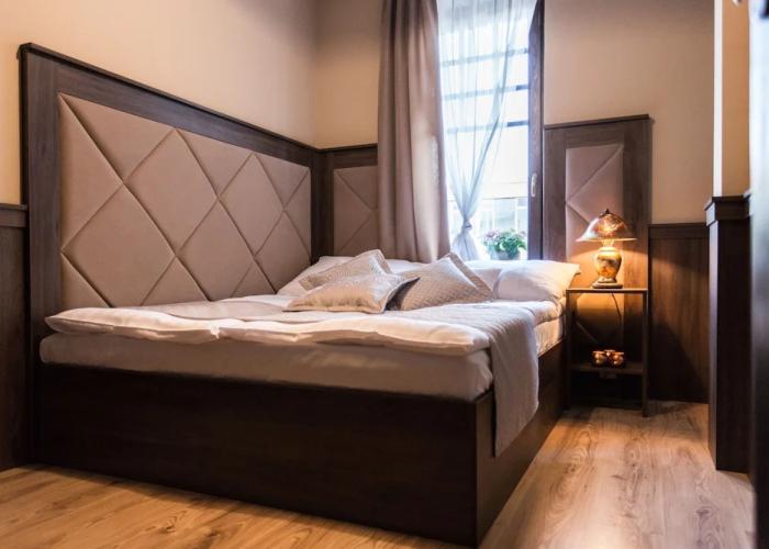 Komló Hotel Gyula