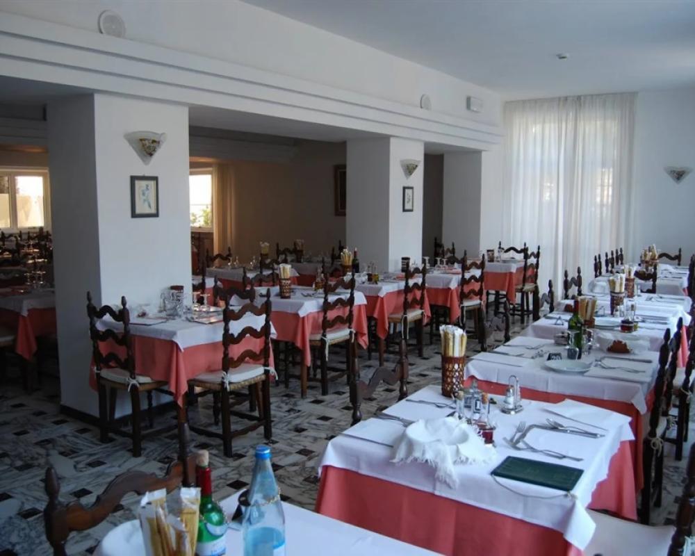 фото Hotel Dora