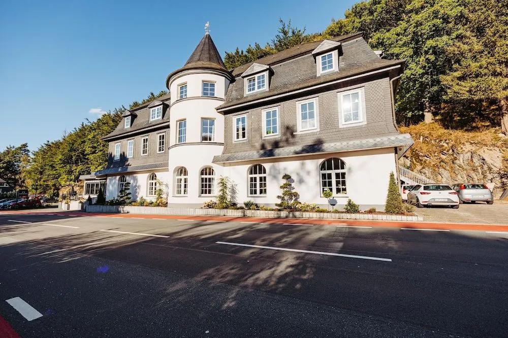 фото Schlosshotel Brilon-Wald