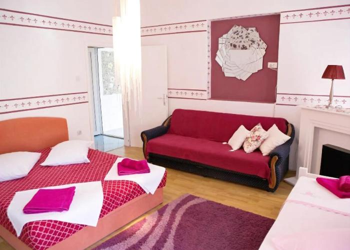 Apartments Jela