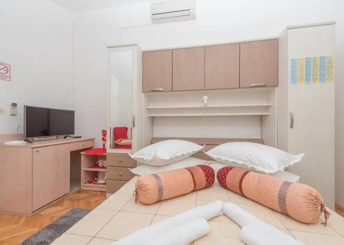 Apartments Goran