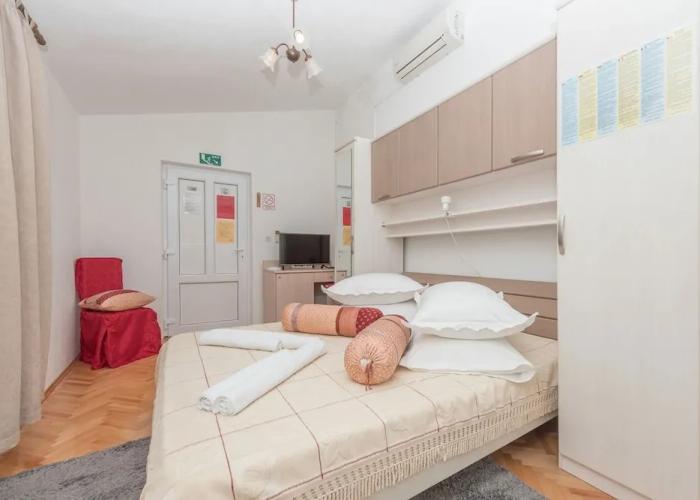 Apartments Goran